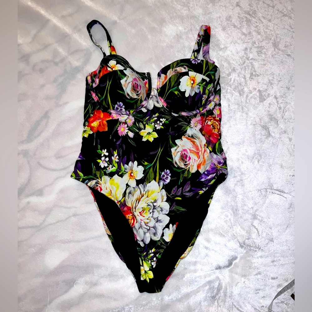 Express Body Contour One Piece Swim, Floral, Large